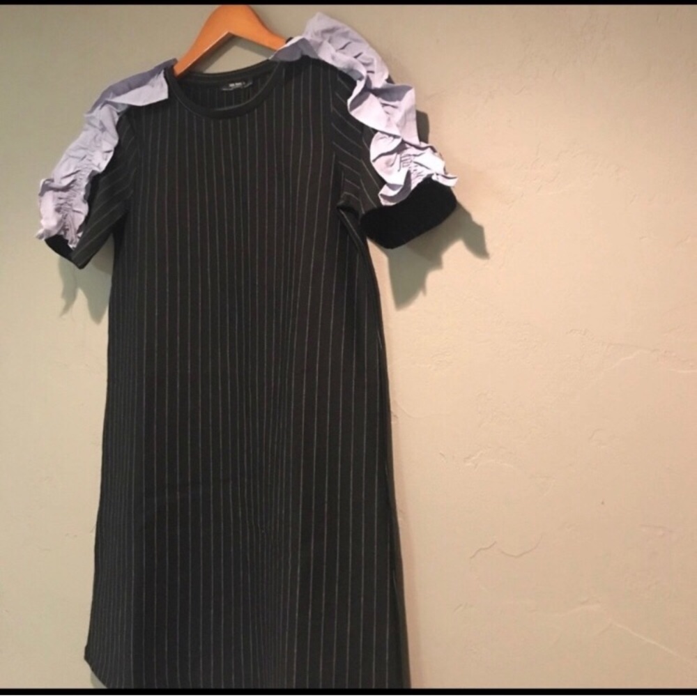 🔥ZARA PINSTRIPE DRESS WITH RUFFLES🔥 - Picture 7 of 8